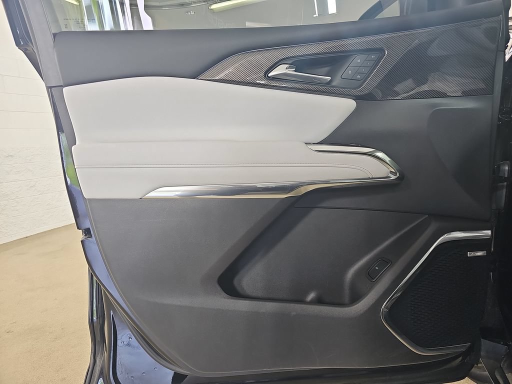 Certified 2025 Chevrolet Traverse High Country AWD/4WD image 34