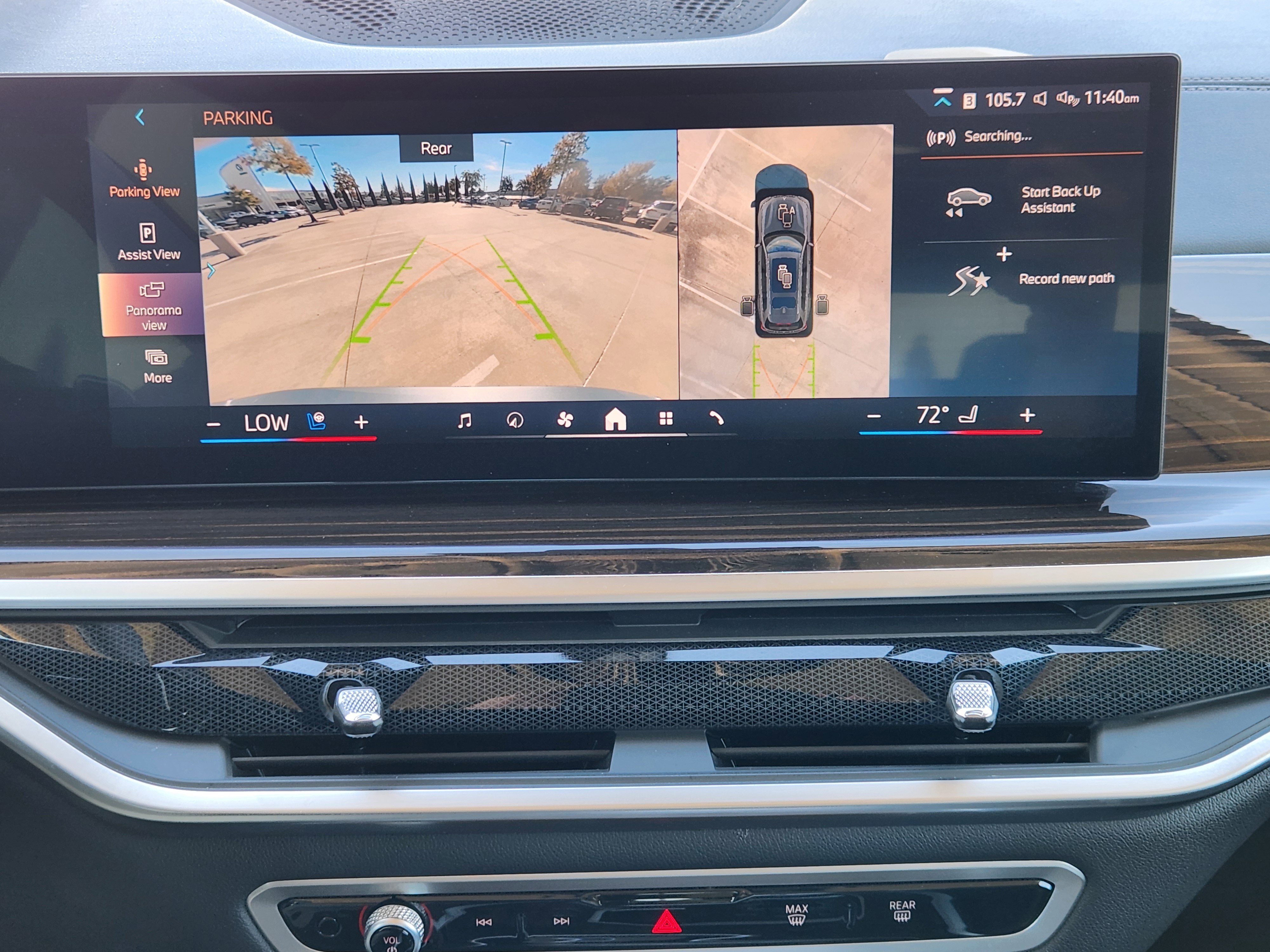 Used 2024 BMW X7 xDrive40i w/ Premium Package image 17