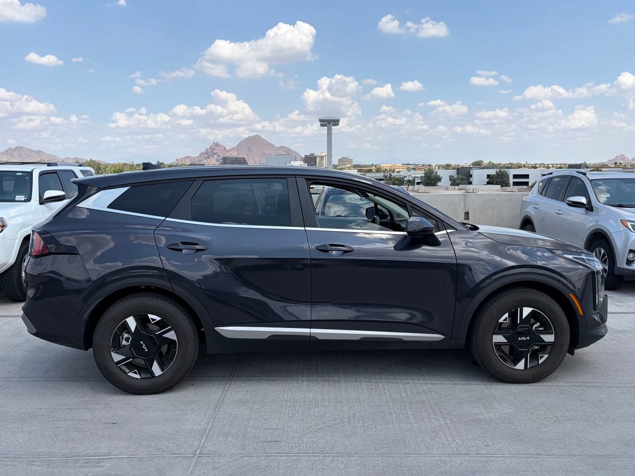 Used 2026 Kia Sportage LX FWD image 2