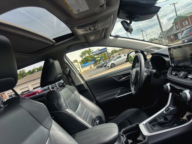 Used 2019 Toyota RAV4 XLE Premium w/ Cold Weather Package AWD/4WD image 25