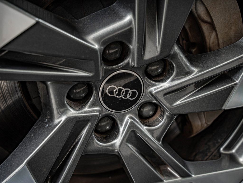 Used 2022 Audi e-tron Premium w/ Convenience Plus Package image 7