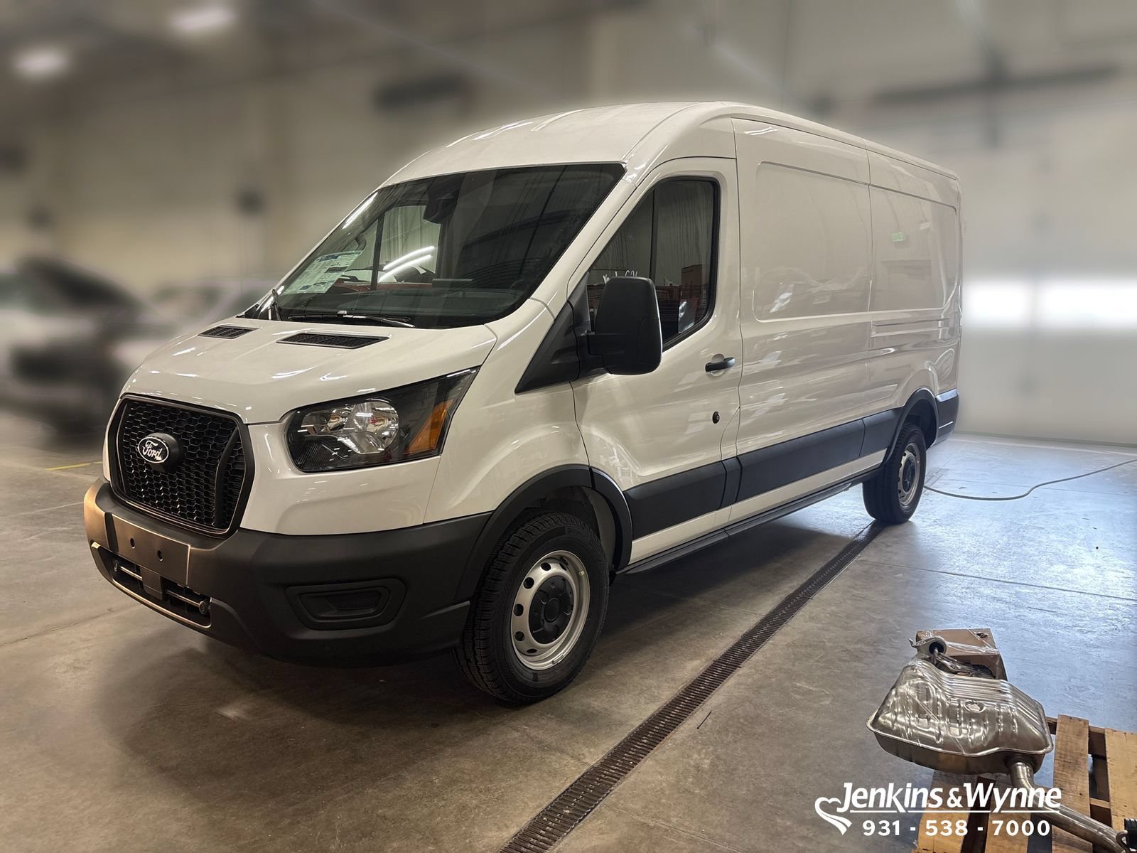 New 2026 Ford Transit 250 148 Medium Roof w/ Load Area Protection Package RWD image 4