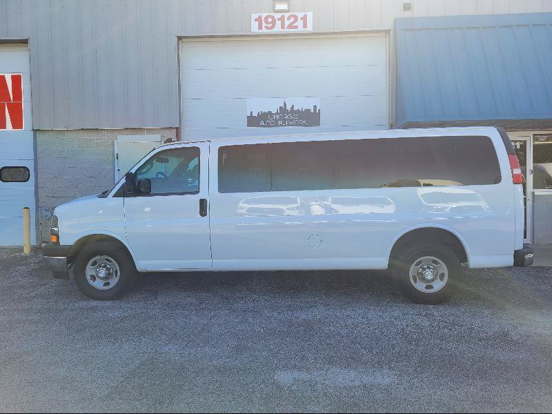 Used 2017 Chevrolet Express 3500 LT w/ LT Preferred Equipment Group RWD image 4