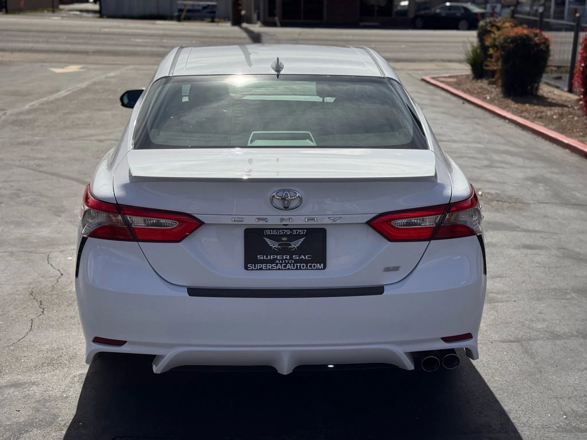 Used 2019 Toyota Camry SE image 5
