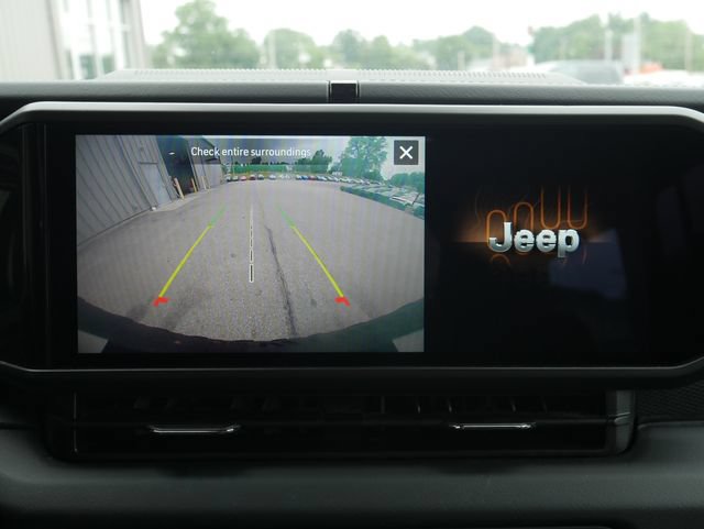 Used 2025 Jeep Wrangler Unlimited Rubicon 4xe AWD/4WD image 5