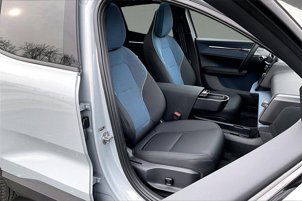New 2026 Volvo EX30 Plus w/ Climate Package AWD/4WD image 11