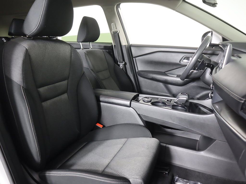 Used 2024 Nissan Rogue SV AWD/4WD image 28