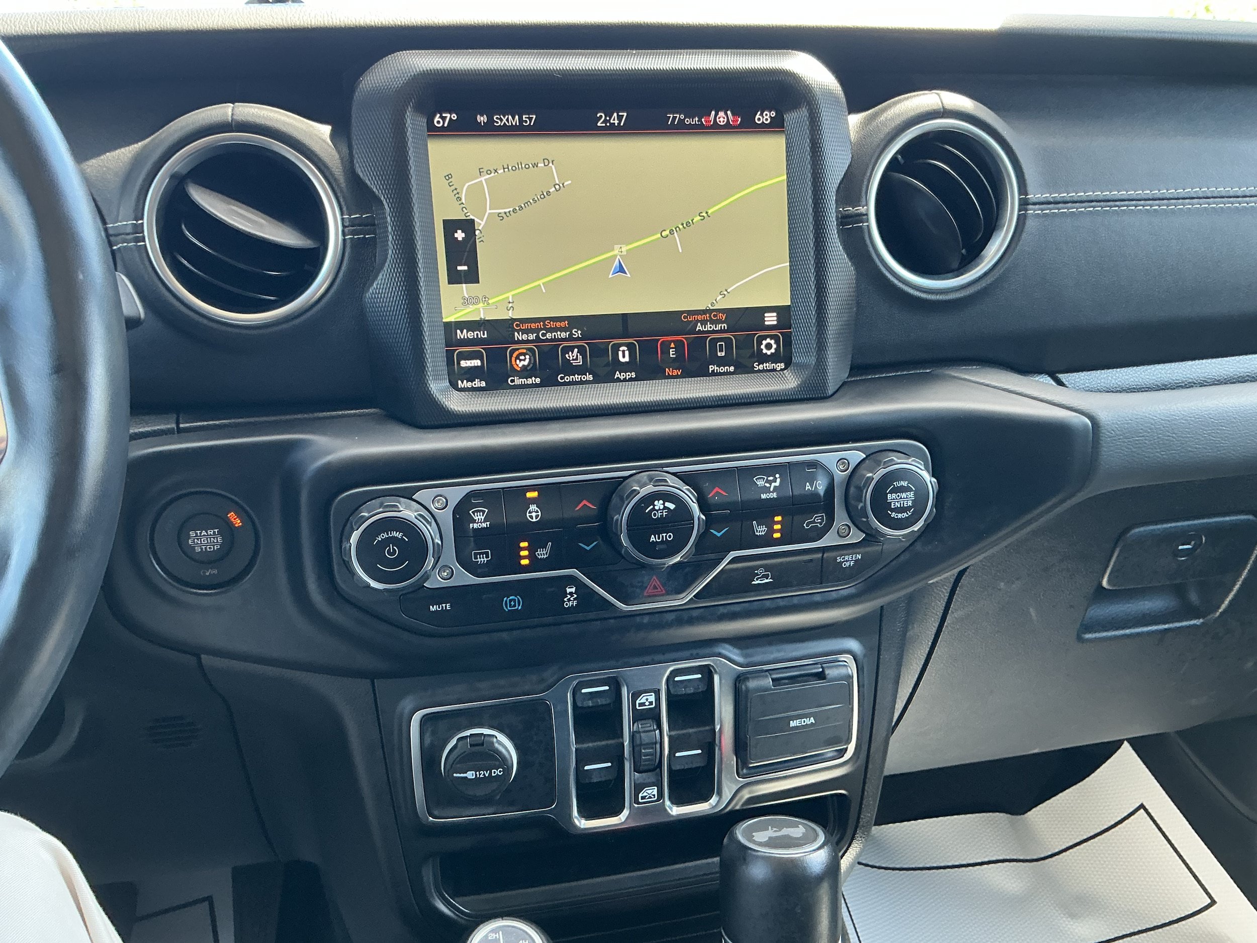 Used 2023 Jeep Wrangler Unlimited Sahara w/ Cold Weather Group AWD/4WD image 11