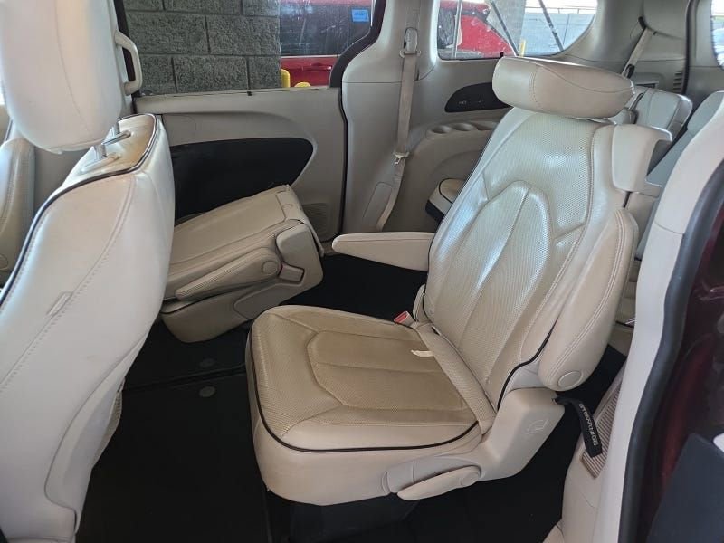 Used 2021 Chrysler Pacifica Limited w/ Premium & Safety Sphere Group AWD/4WD image 13