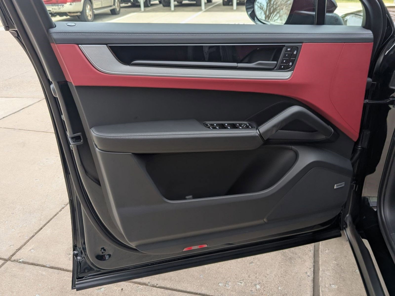 New 2026 Porsche Cayenne S image 13