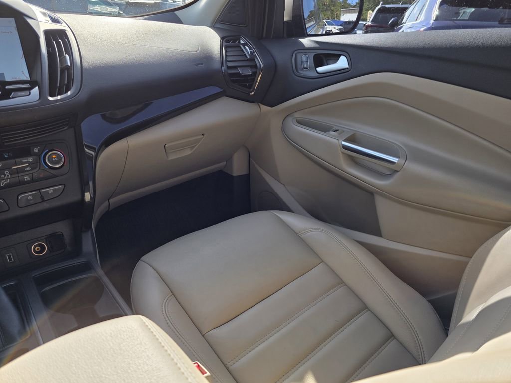 Used 2017 Ford Escape Titanium FWD image 15