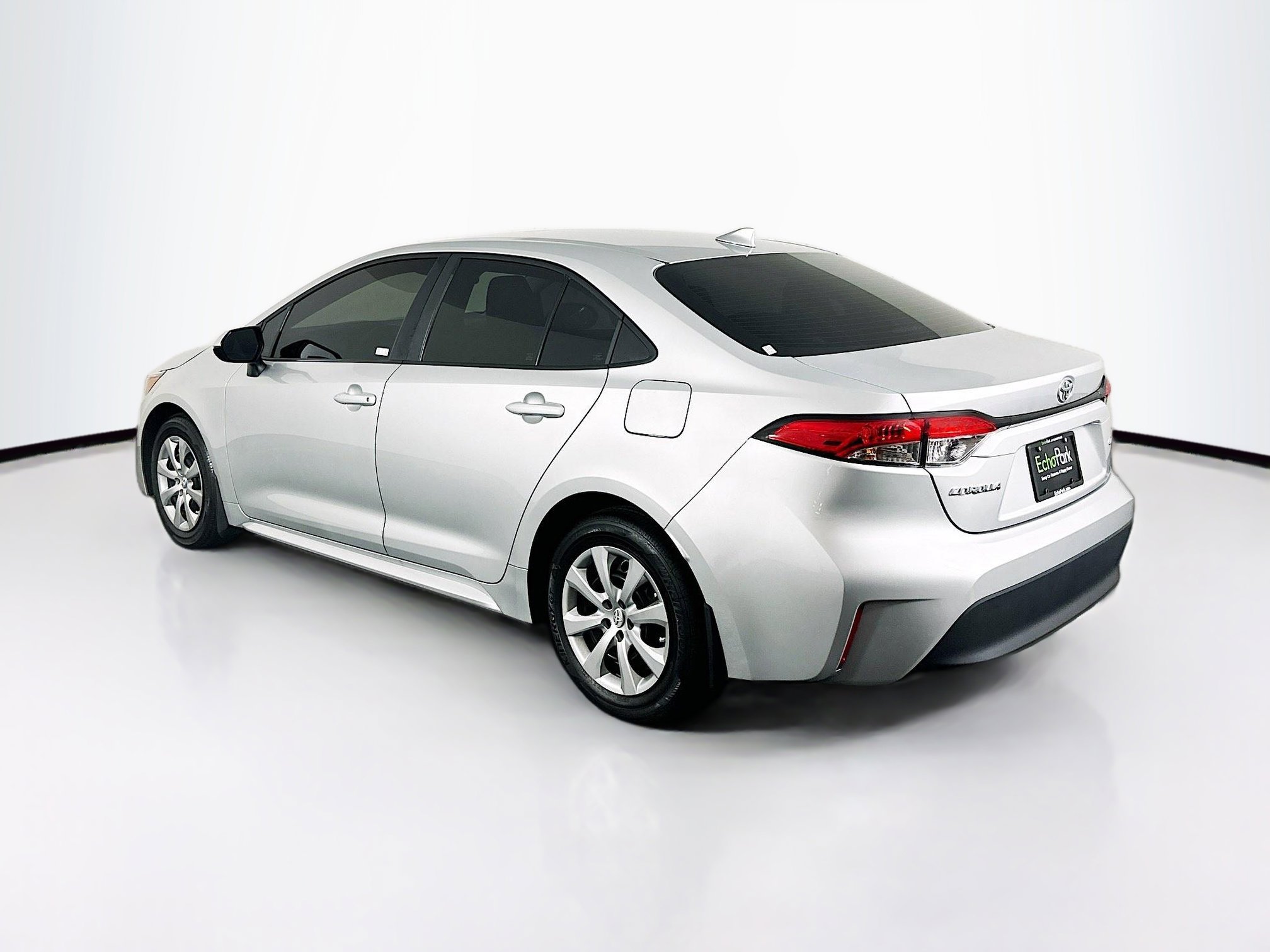 Used 2025 Toyota Corolla LE image 5