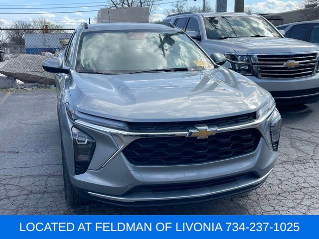 Used 2024 Chevrolet Trax LT w/ Driver Confidence Package image 4