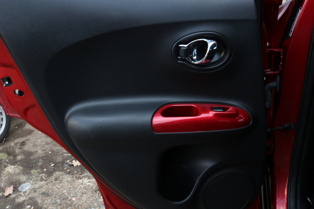 Used 2015 Nissan Juke SV w/ Cold Weather Package image 30