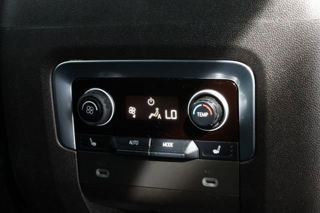 Used 2021 Chevrolet Suburban RST w/ Luxury Package RWD image 31