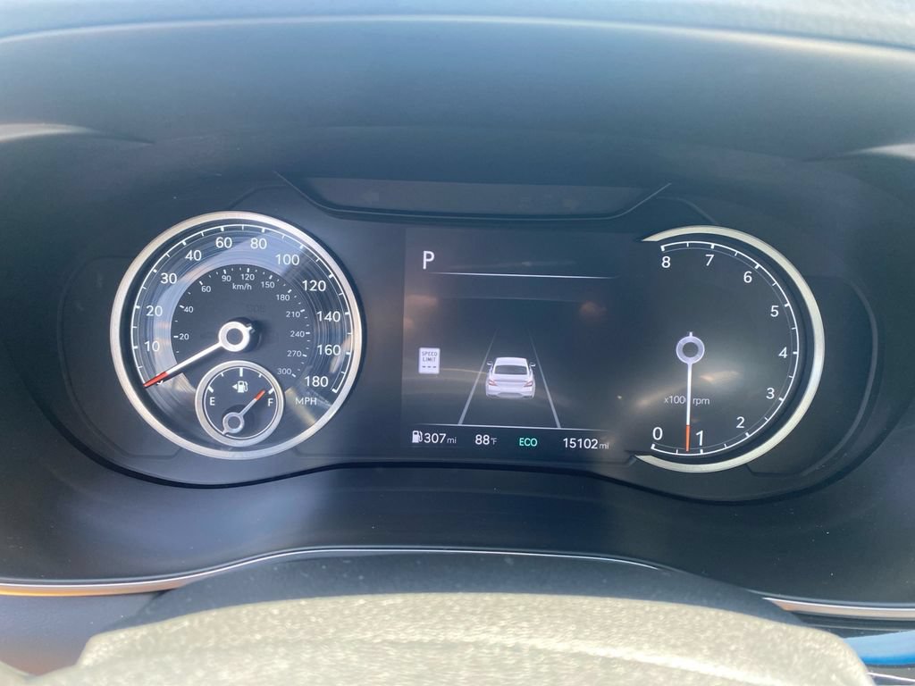 Used 2026 Genesis G70 2.5T RWD image 18