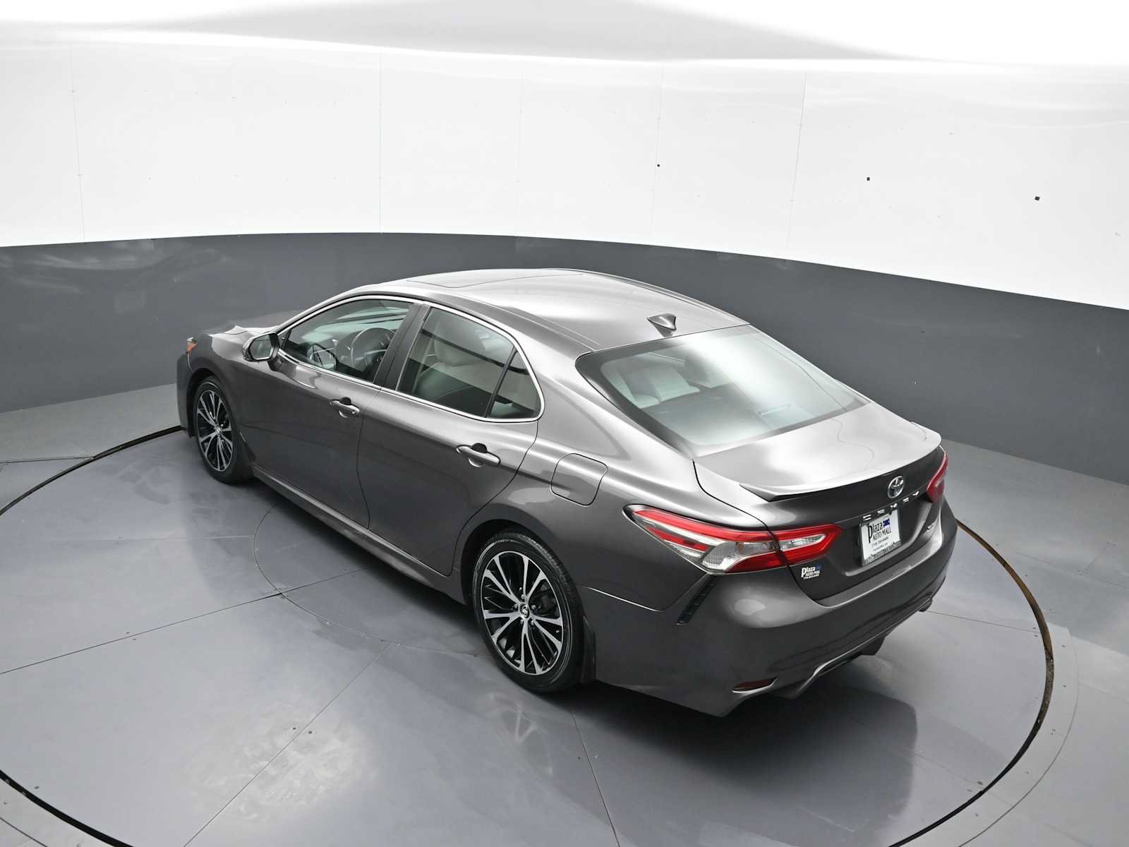 Used 2020 Toyota Camry SE w/ Convenience Package FWD image 43