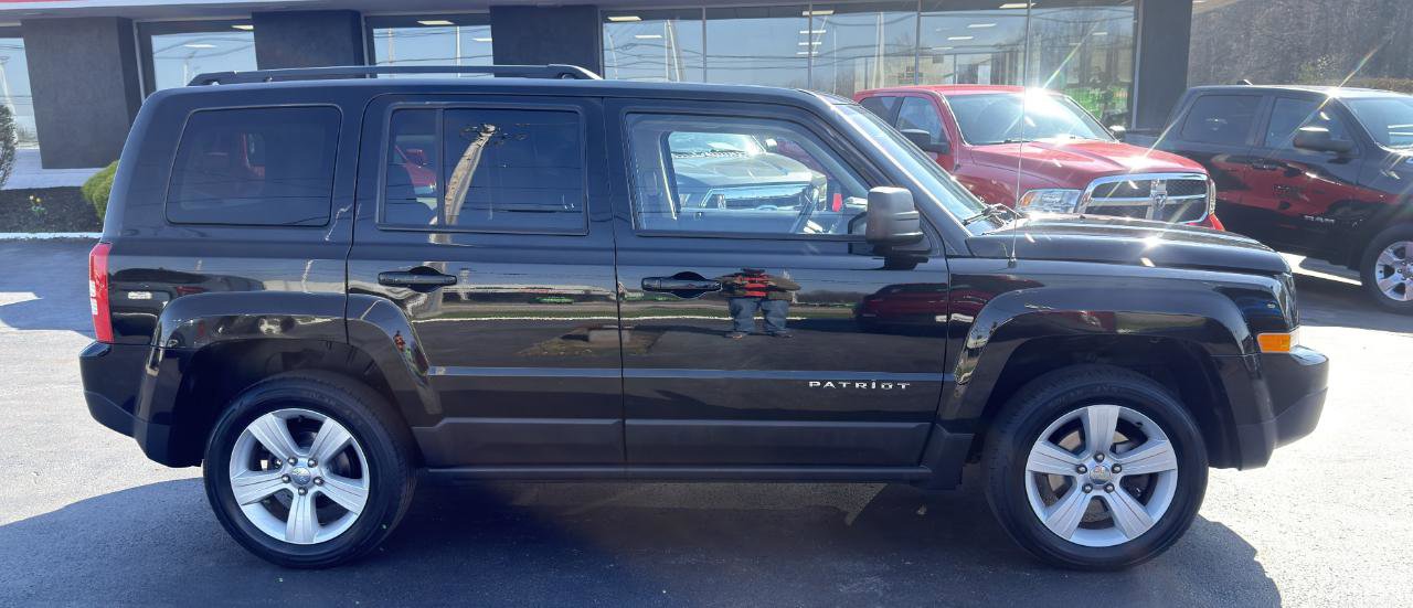 Used 2015 Jeep Patriot Latitude AWD/4WD image 8