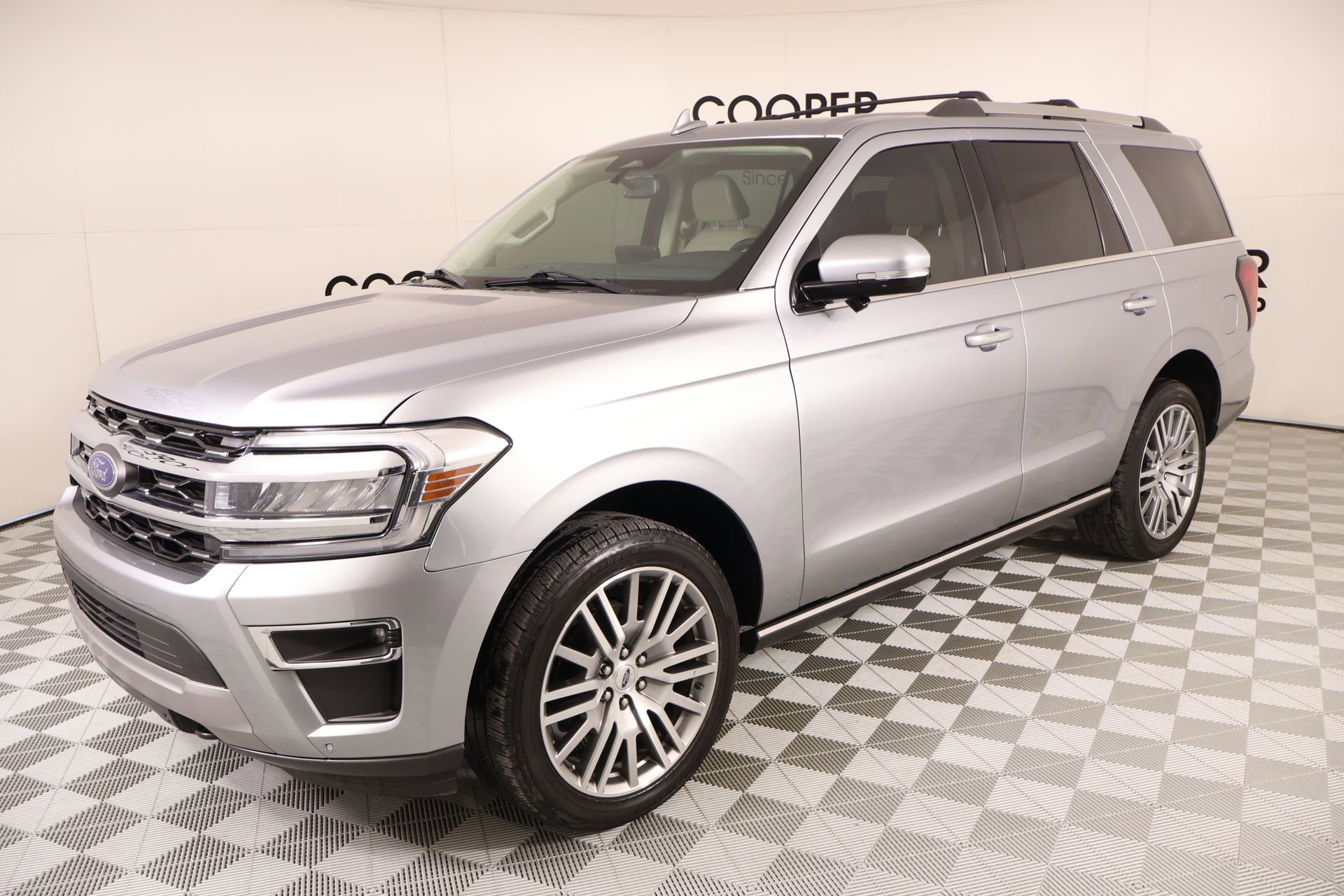 Used 2023 Ford Expedition Limited AWD/4WD image 10