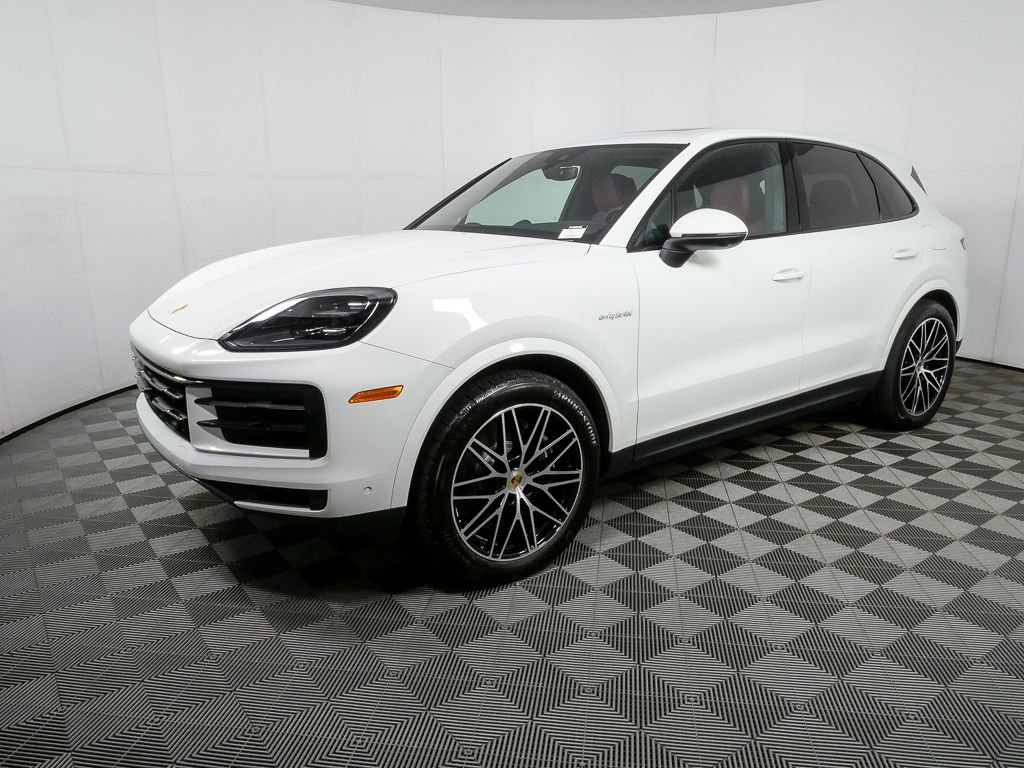 Certified 2024 Porsche Cayenne AWD/4WD image 2