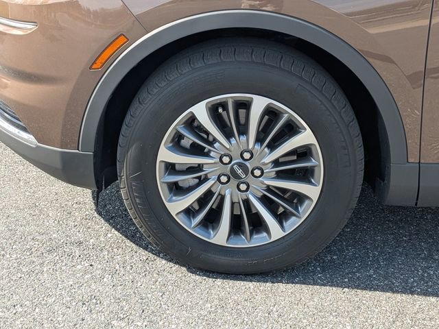 Used 2022 Lincoln Nautilus FWD w/ Premium Package image 11