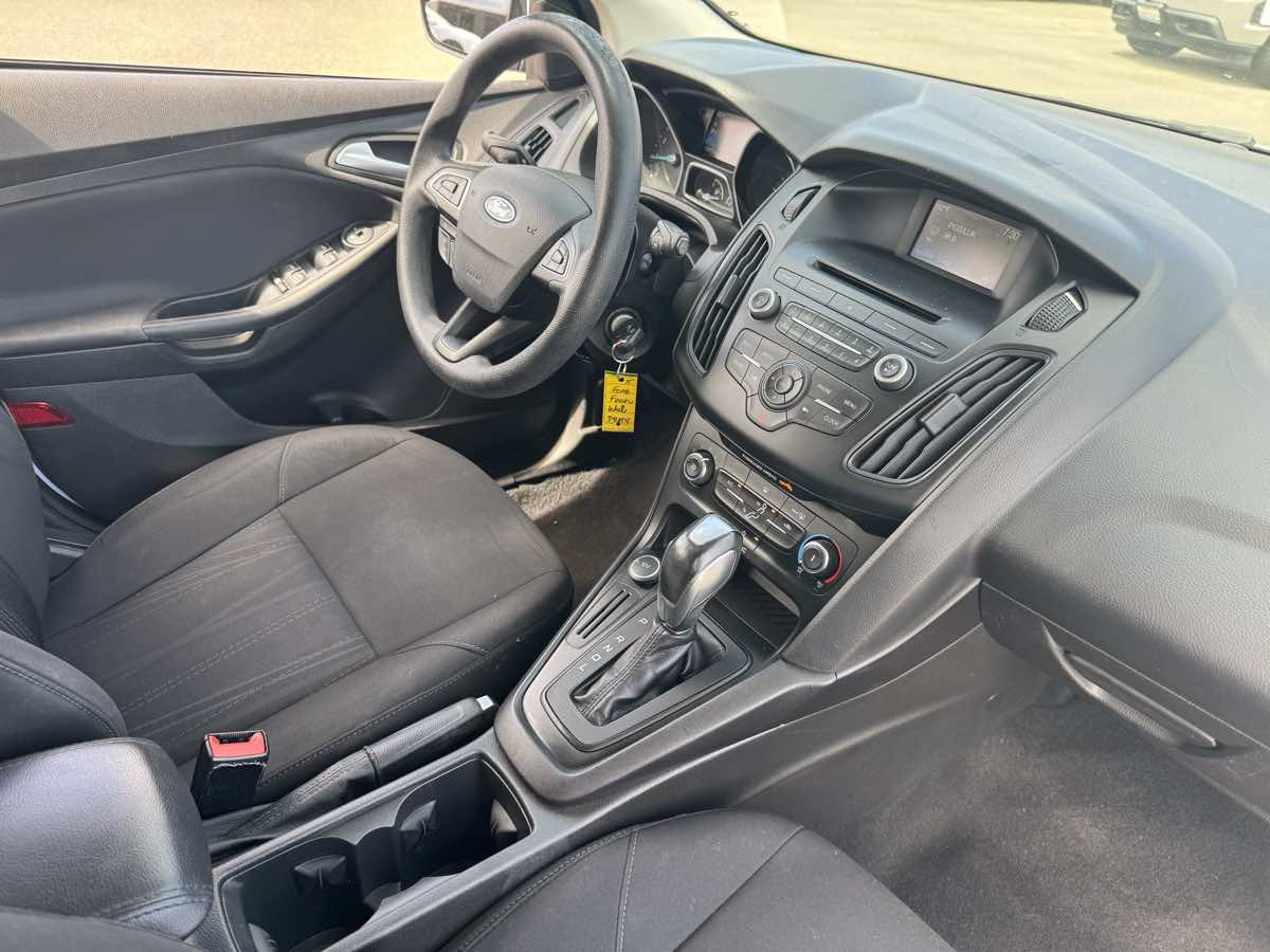 Used 2015 Ford Focus SE FWD image 14