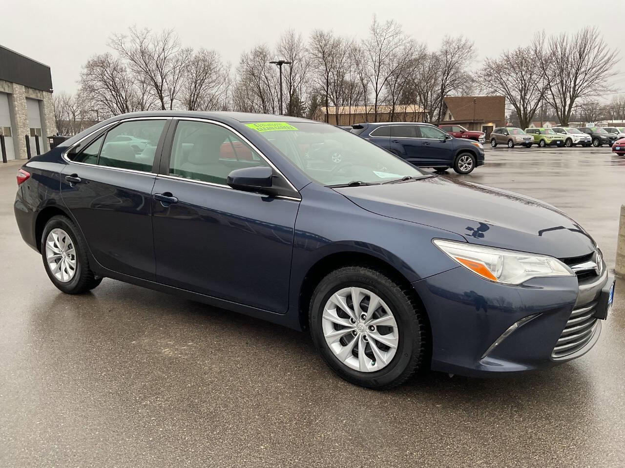 Used 2016 Toyota Camry LE image 10
