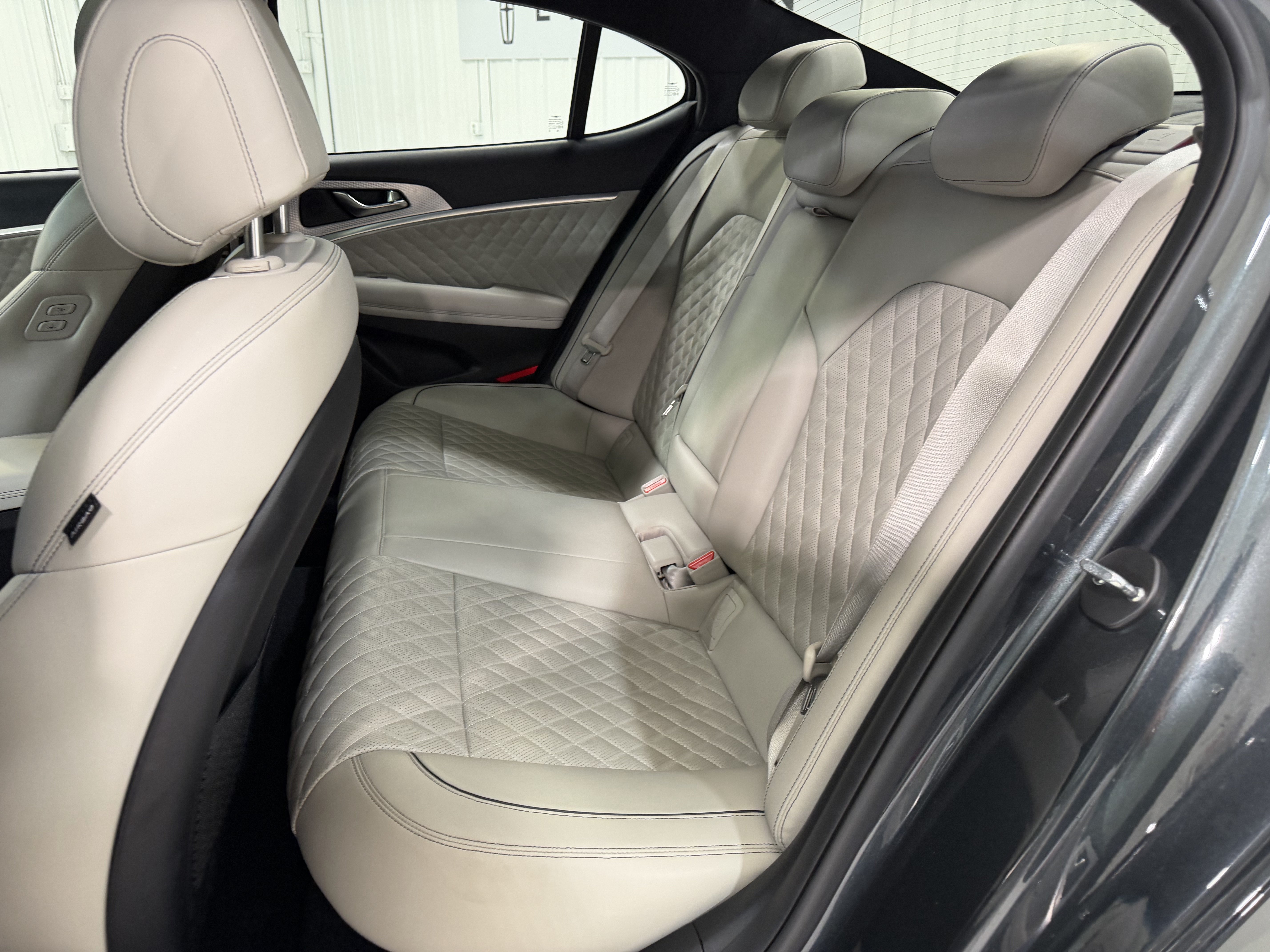 Used 2023 Genesis G70 3.3T w/ Sport Prestige Package RWD image 16