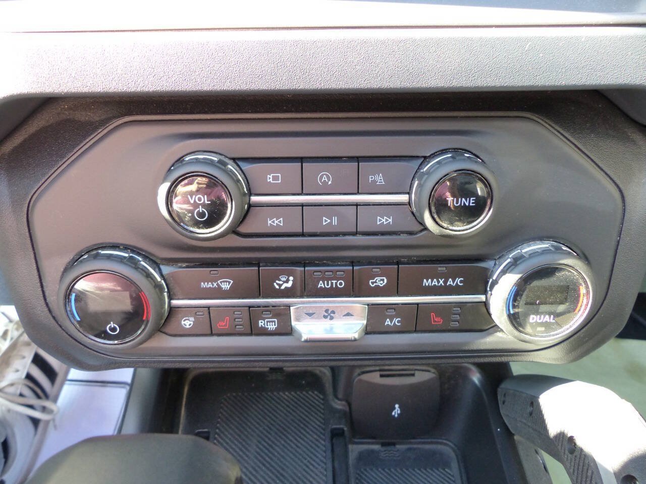 Used 2025 Ford Bronco Outer Banks AWD/4WD image 43