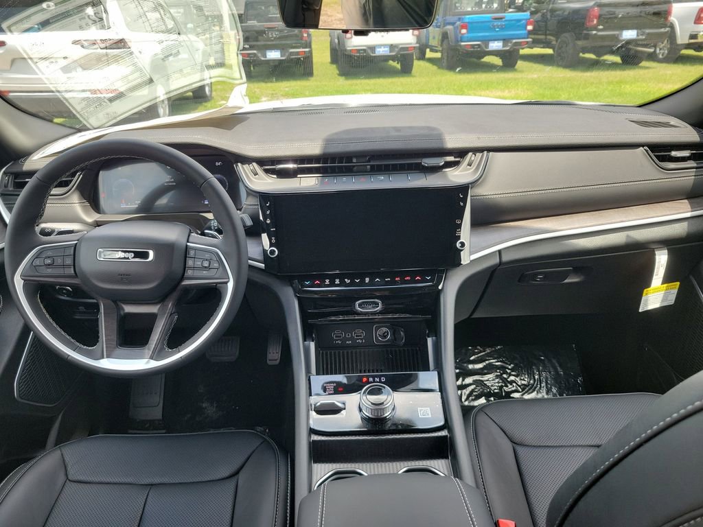 New 2026 Jeep Grand Cherokee L Limited AWD/4WD image 13