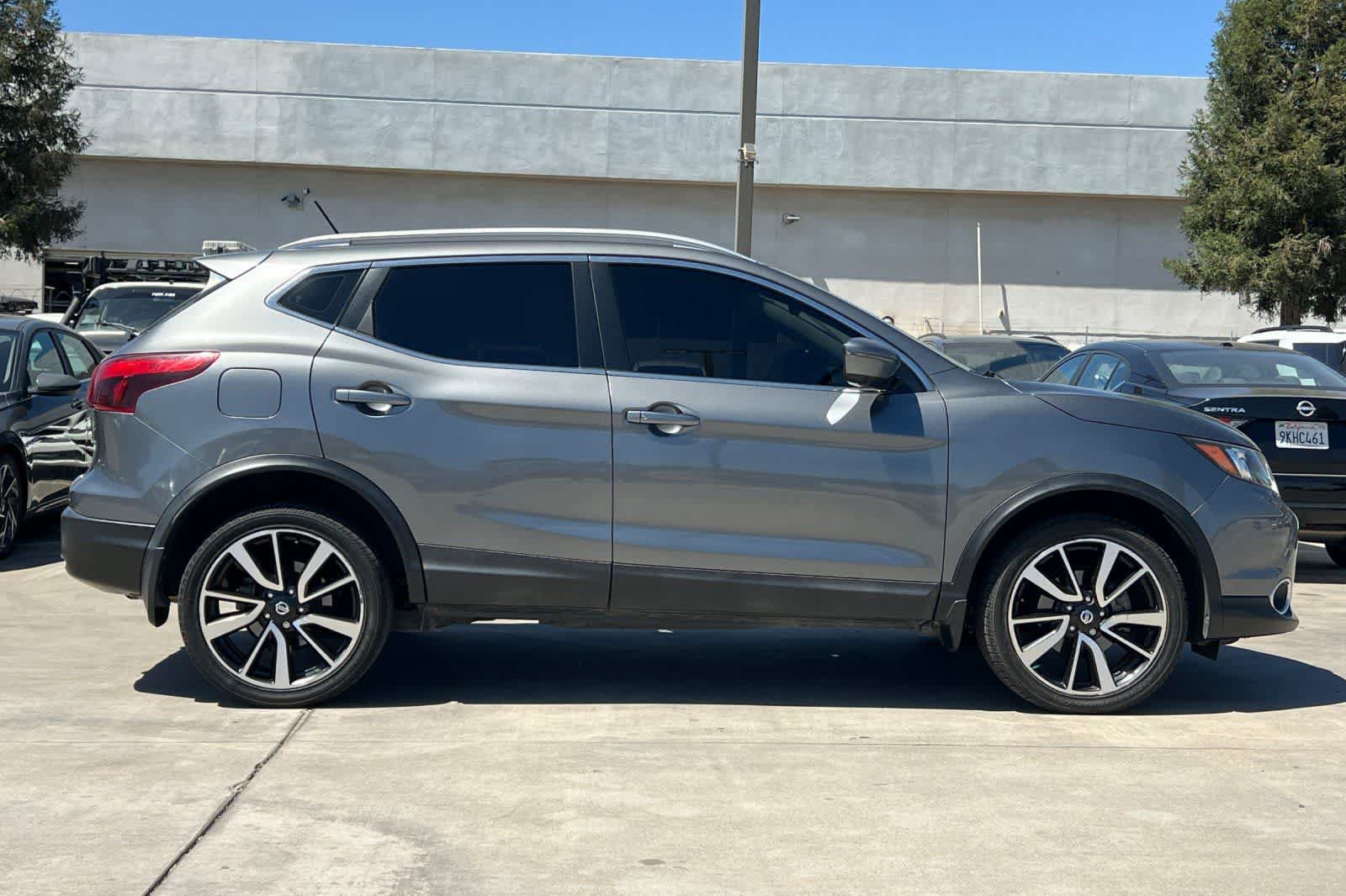 Used 2017 Nissan Rogue Sport SL FWD image 9