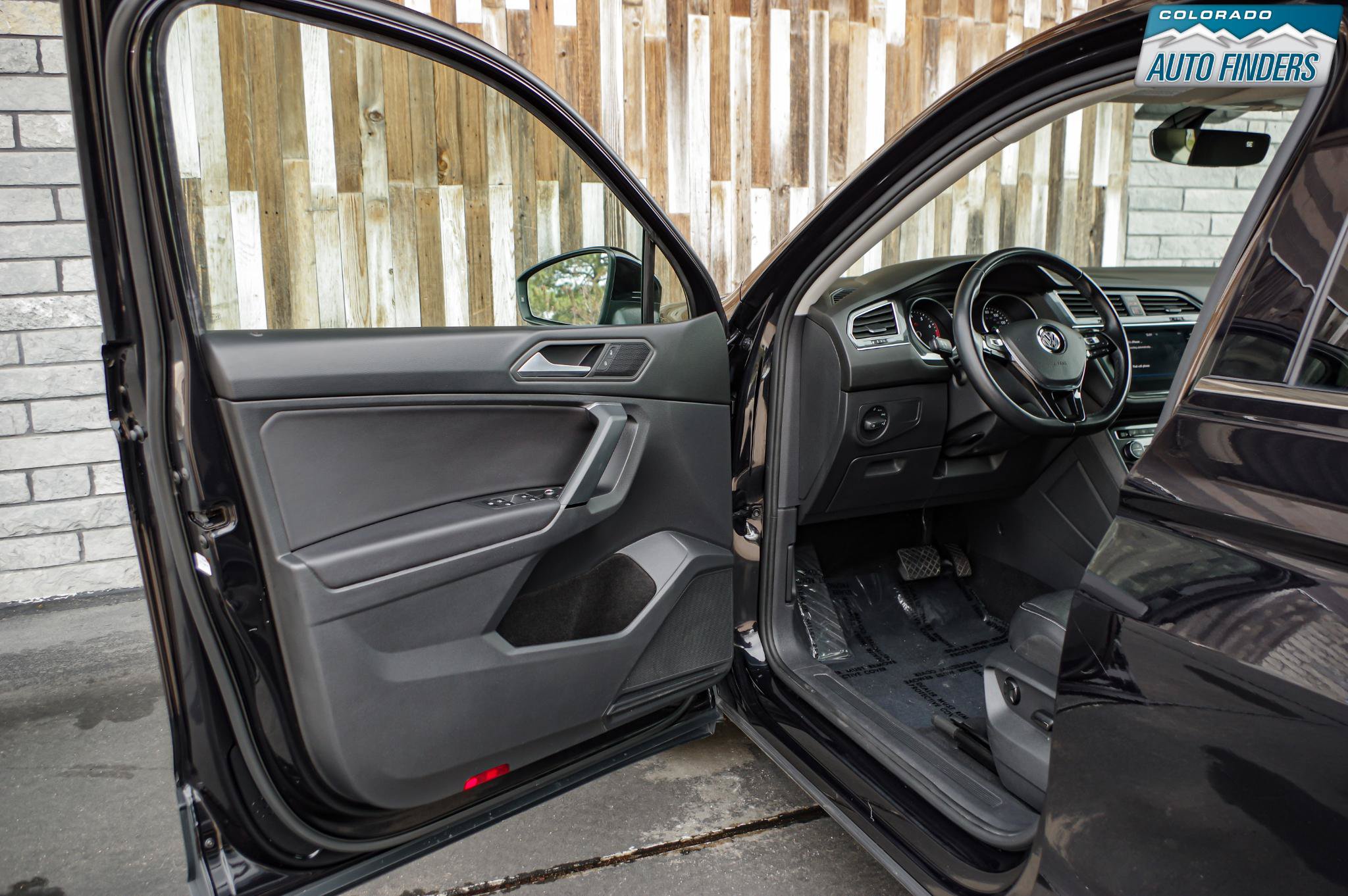 Used 2019 Volkswagen Tiguan SE FWD image 10