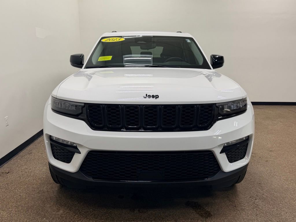 Used 2023 Jeep Grand Cherokee Limited w/ Black Appearance Package image 10