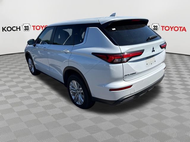 Used 2024 Mitsubishi Outlander ES AWD/4WD image 6
