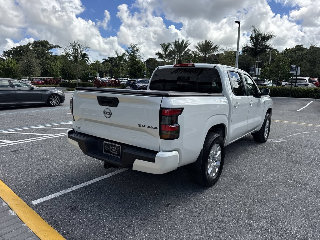 Used 2022 Nissan Frontier SV AWD/4WD image 3