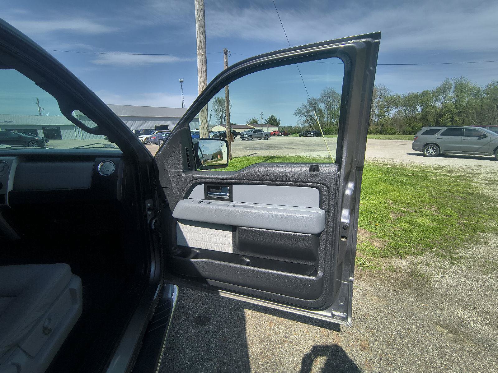 Used 2014 Ford F150 XLT w/ Equipment Group 302A Luxury AWD/4WD image 25