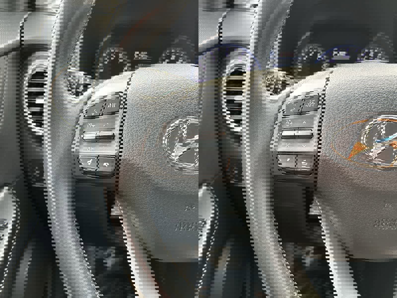 Used 2020 Hyundai Kona Limited image 11