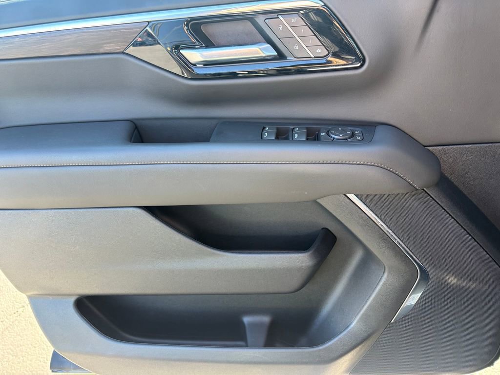 Certified 2025 Chevrolet Suburban Z71 image 20