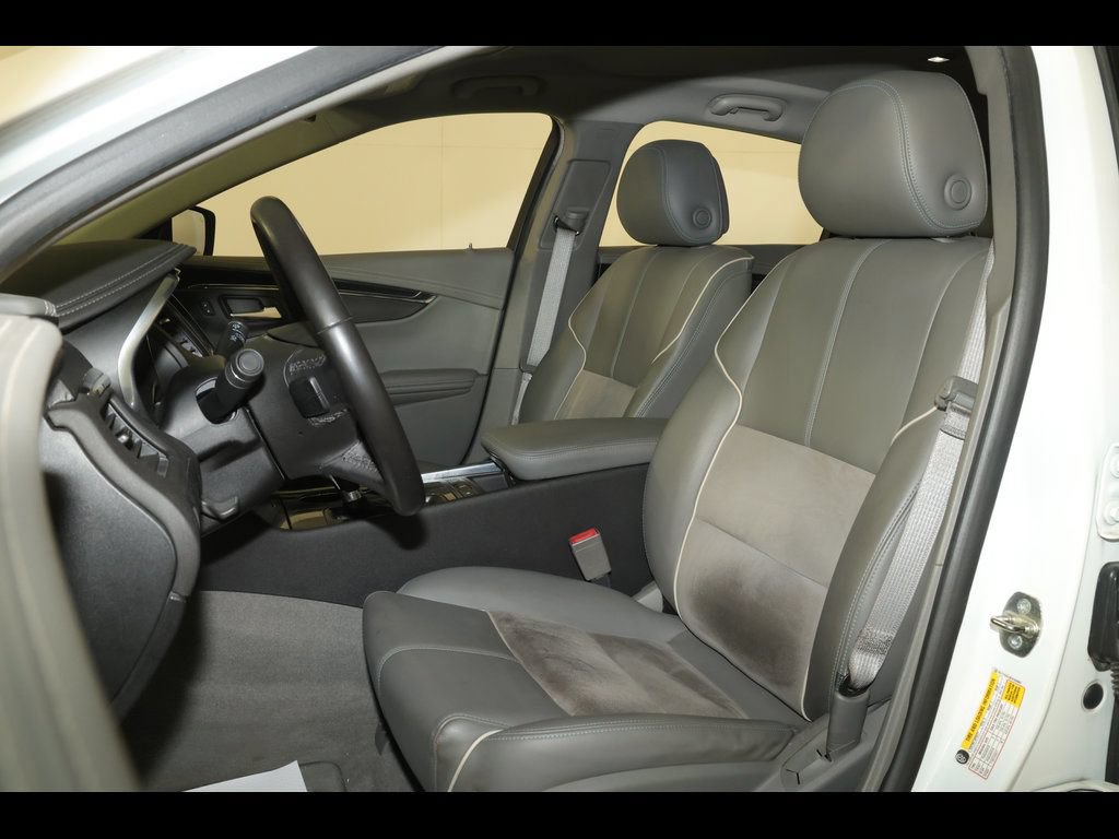 Used 2014 Chevrolet Impala LT FWD image 2
