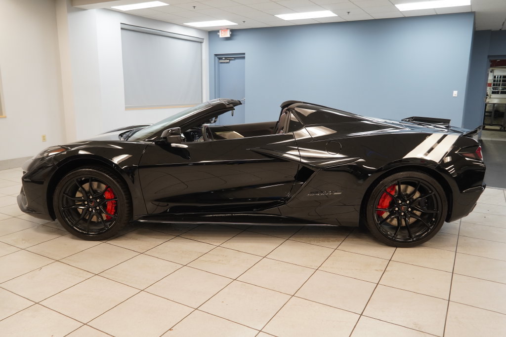 New 2027 Chevrolet Corvette Grand Sport w/ Z52 Sport Performance Package RWD image 2
