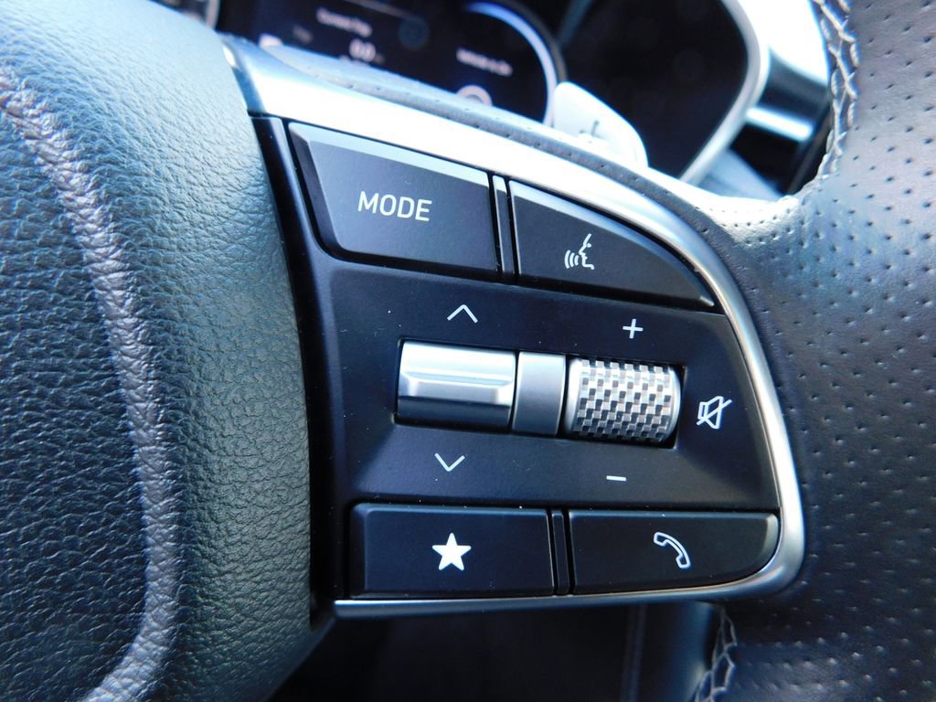 Used 2026 Genesis G70 2.5T image 18