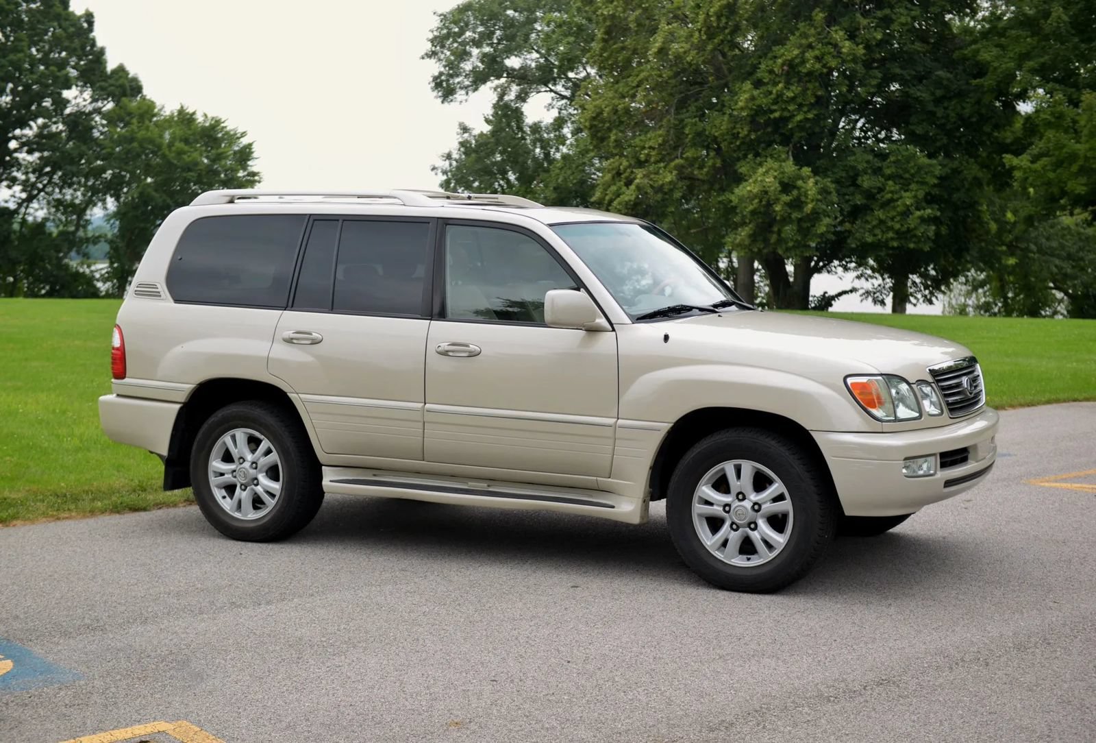 Used 2005 Lexus LX 470 4WD image 5