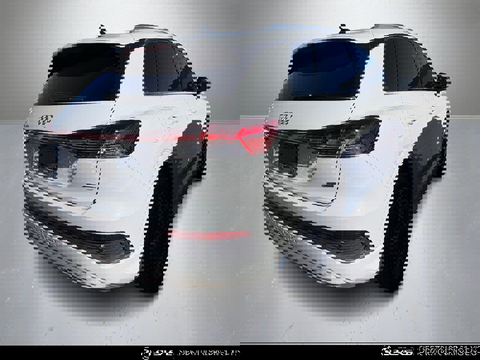 Used 2022 Audi Q4 e-tron Premium Plus w/ Premium Plus image 3