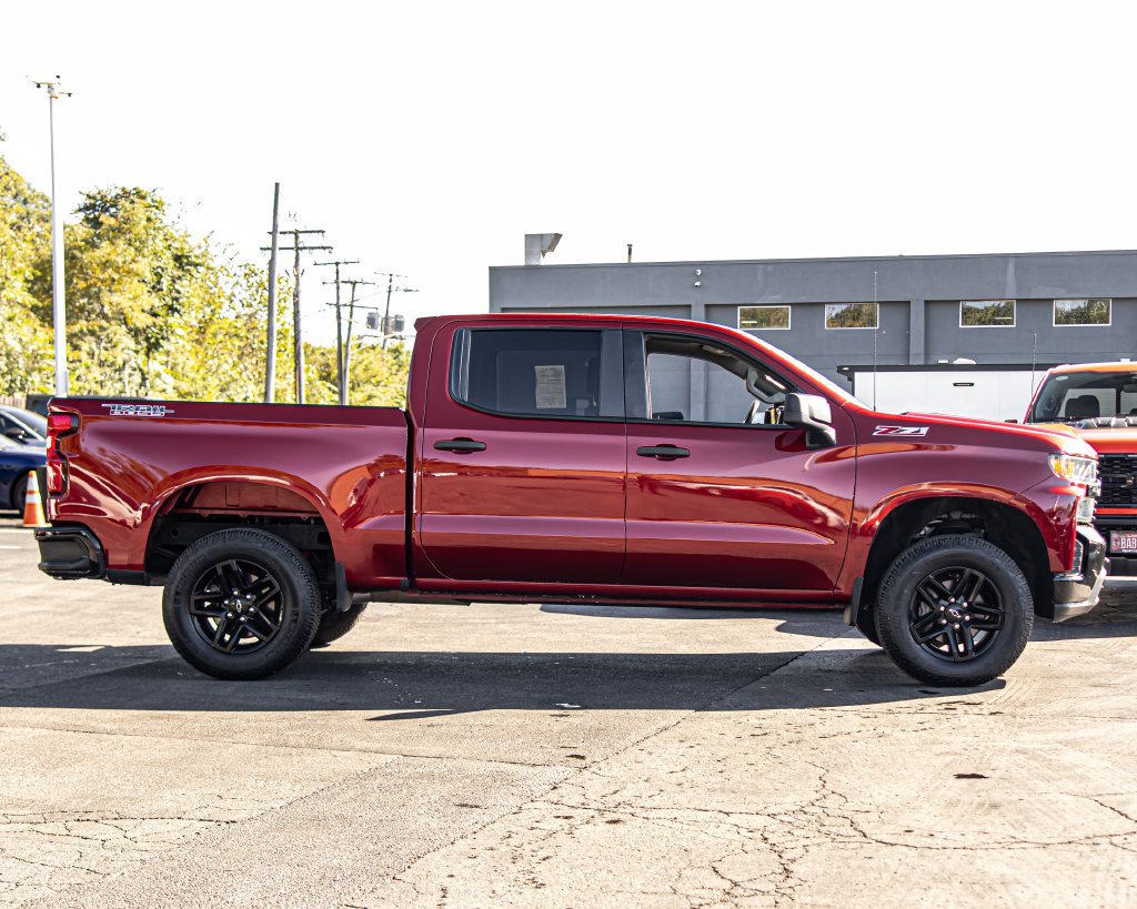Used 2021 Chevrolet Silverado 1500 Custom Trail Boss w/ LPO, Dark Essentials Package AWD/4WD image 9