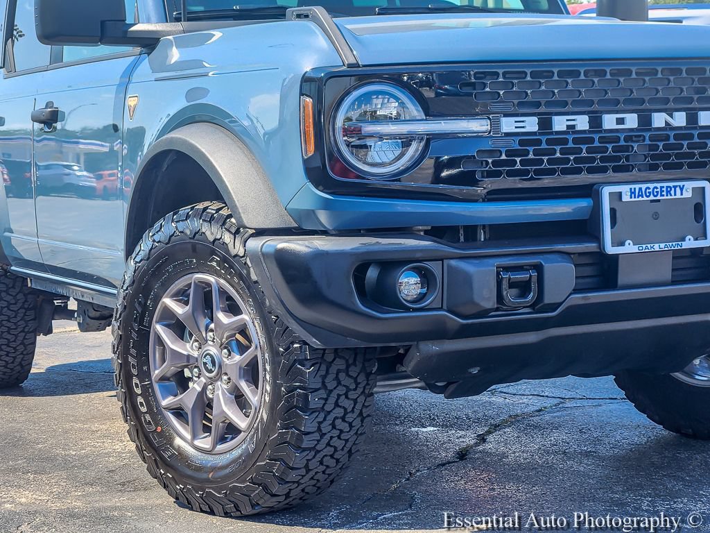 Used 2025 Ford Bronco Badlands AWD/4WD image 3