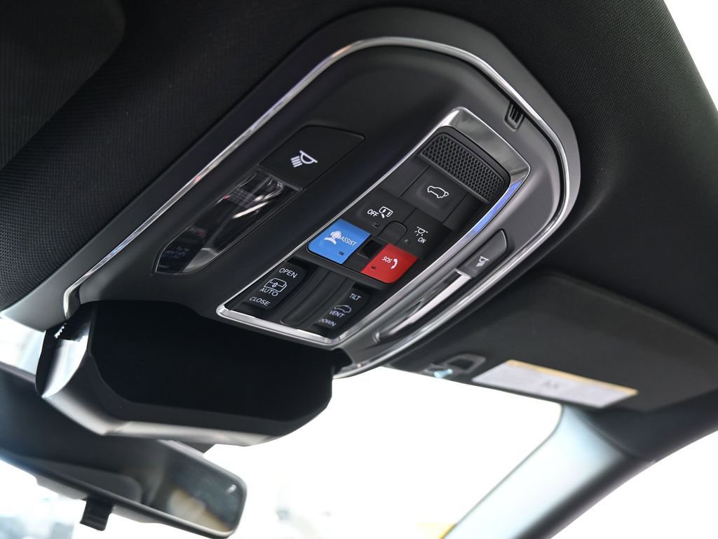 Used 2025 Jeep Grand Cherokee Altitude image 27