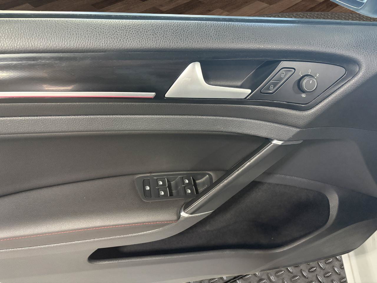 Used 2017 Volkswagen GTI Autobahn FWD image 12