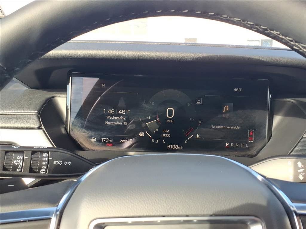 Used 2025 GMC Acadia Elevation image 18