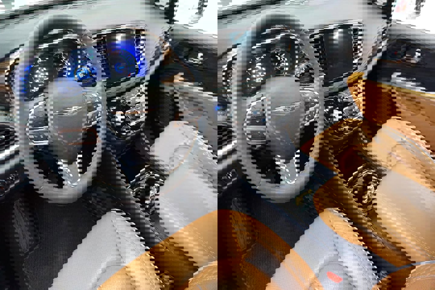 Used 2022 Chrysler Pacifica Pinnacle image 9