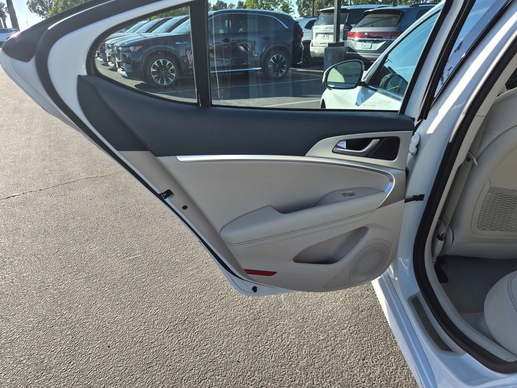 Used 2026 Genesis G70 2.5T Prestige image 23